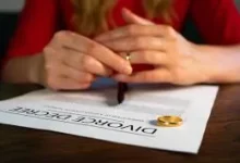 Pros and Cons of Getting Divorced Without a Lawyer